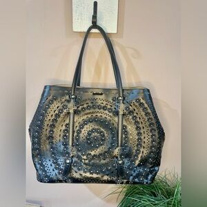 Urban Expressions Black and Gold Tote